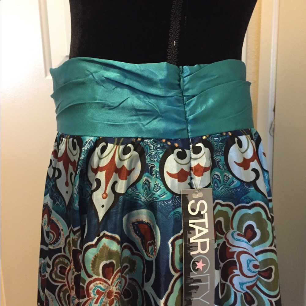 Star City Skirt Juniors Size 9 - Picture 3 of 5